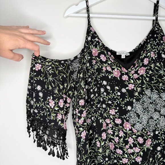 Charlotte Russe Cold Shoulder V Neck Shift Dress - Picture 5 of 6